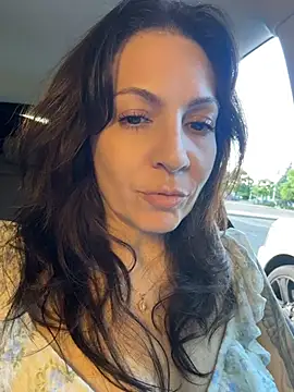 BeautifulMesss élő XXX-chatje