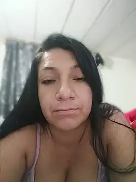 Katysaez Chat XXX in diretta