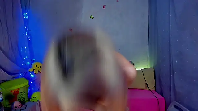 YourLizzyDoll Adlı Modelin Canlı XXX Sohbeti