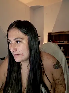 Chatroom XXX en direct de EmaTramel1