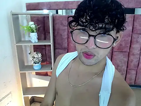 Show modela Logaanhotts na web-kameri