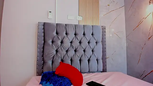 Chat +18 de arianna_millers ao vivo