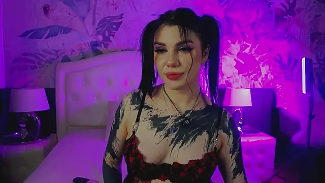 Chat +18 de MaeveMoon ao vivo