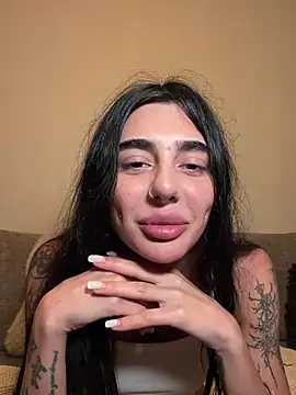 Chat XXX en directo de skinnytokyo_