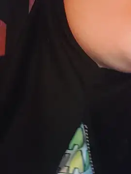 חדר צ'אט בשידור חי של Elinaax