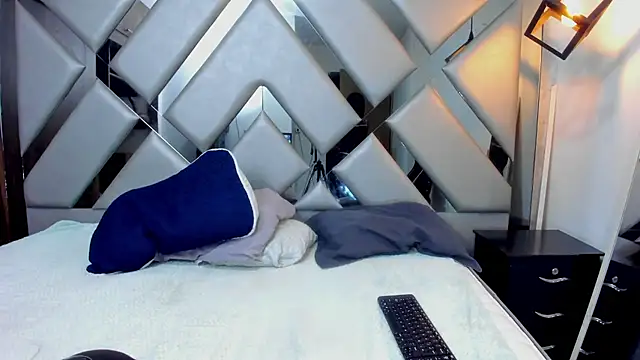 Nahomi-Hill's Live XXX Chat
