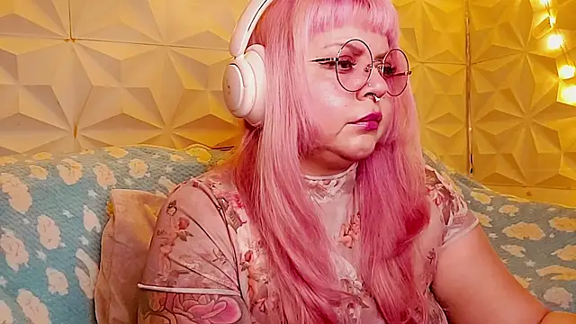 Chat +18 de Satyn_doll ao vivo