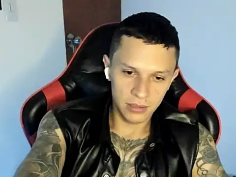 חדר צ'אט בשידור חי של Masterdave7