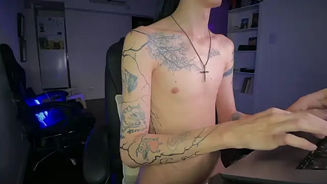 Den_BlueXx Adlı Modelin Canlı XXX Sohbeti