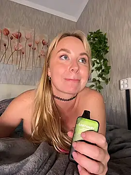 Pokazy przed kamerką – Kitty-Kelsi