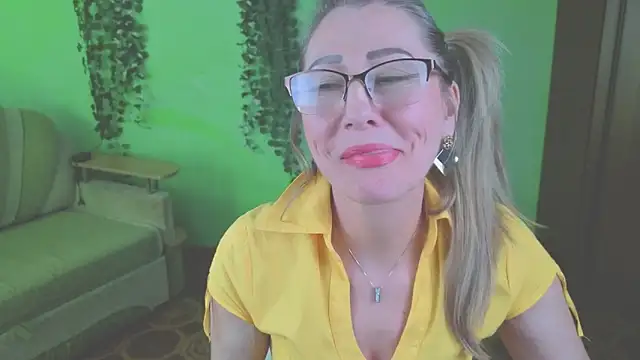 Habibi_Honeyy 网络视讯表演