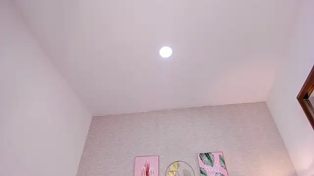 natalie_fox__ Show in webcam