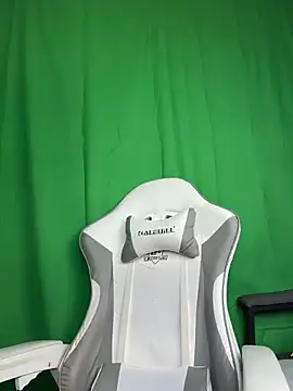 DD-101 élő XXX-chatje