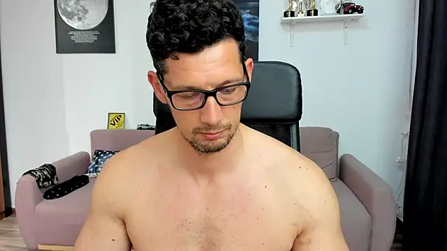 BrutusK08 Webcam show