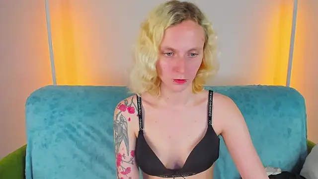 LikiLips' Live XXX Chat