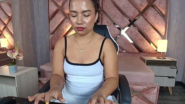 TamaraaHoney Chat XXX in diretta