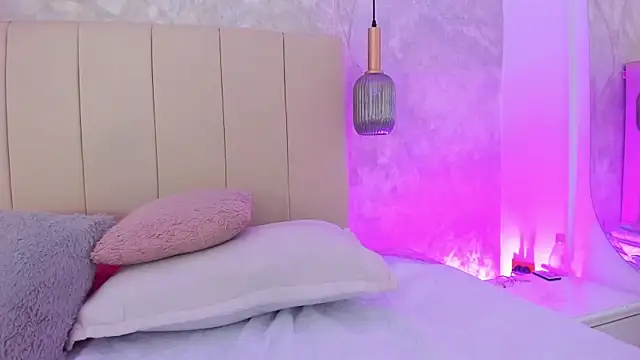 Webkamerová show MiaFire__