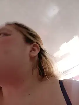 Sara_y_Amyn Webbikameraesitys