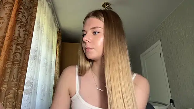 HoneysPiee Live XXX-Chat
