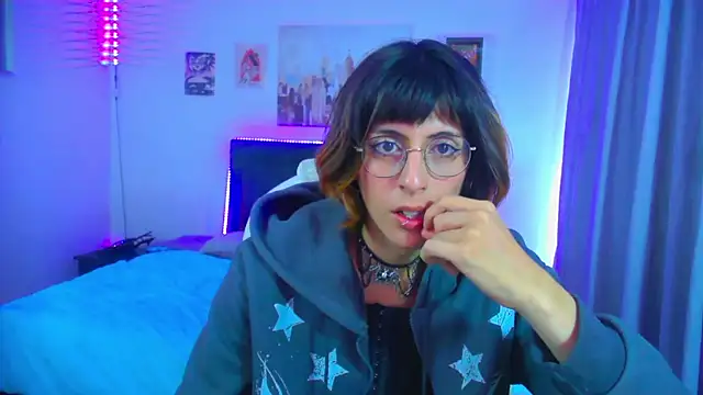 goth_minerva: διαδικτυακό σόου στην κάμερα
