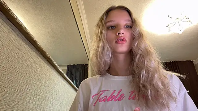 Tiffany_Blom Pertunjukan Webcam