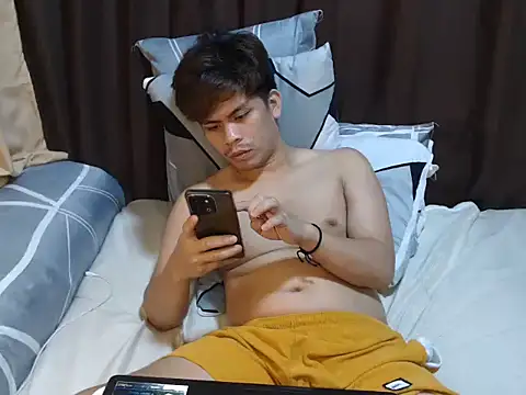 Pokazy przed kamerką – cumwhat_me