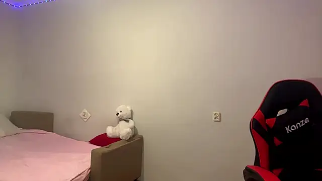 cute_nessy's Webcam Show