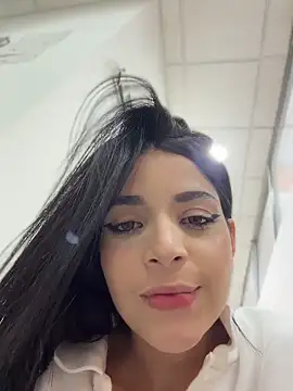 ArieliciousXXX 即時 XXX 聊天