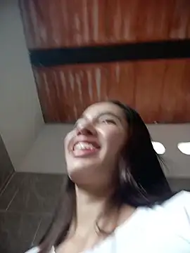 -Nicol's Live XXX Chat