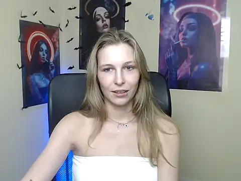 StrangerGi XXX чат на живо