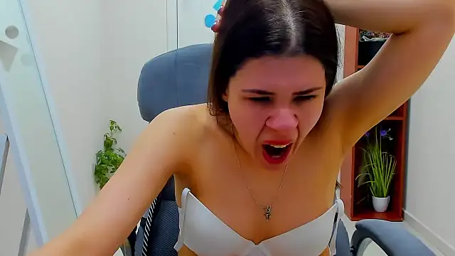 Joannia's Live XXX Chat