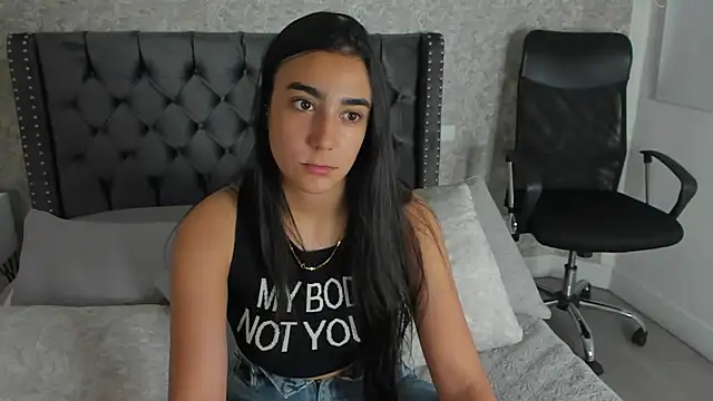 Anika_H Chat XXX in diretta