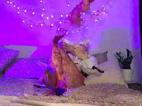 LadyFoxPaws' Live XXX Chat