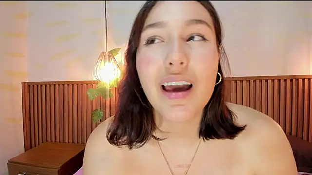 AmelieCooper's Live XXX Chat