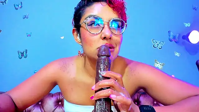 دردشة Kaira_mosse الجنسية المباشرة