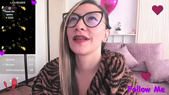 VelvetMouth_n Live XXX chat