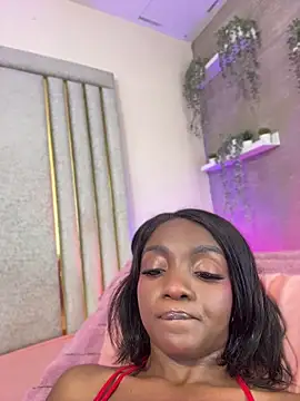 Chatroom XXX en direct de Keirahartz