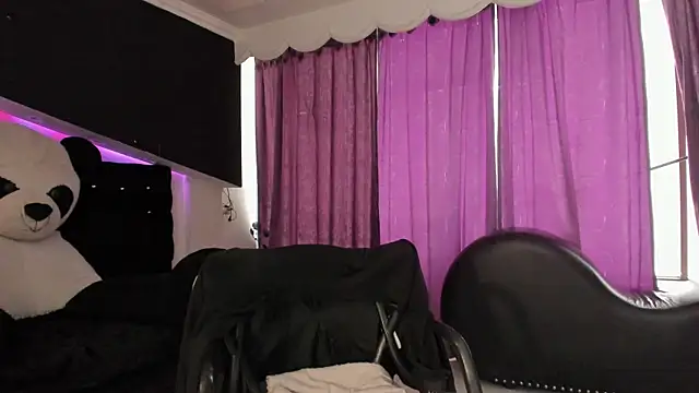 Chat +18 de Coral_Gibson ao vivo