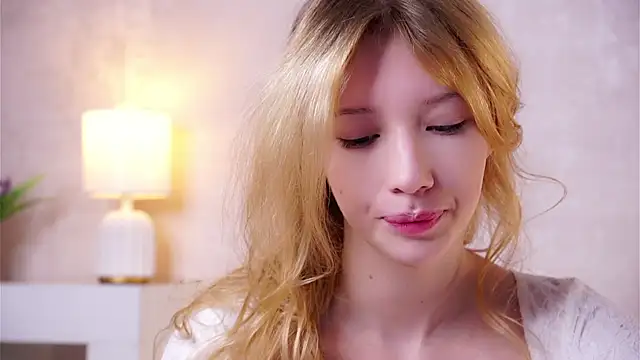 SunnivaCovil Adlı Modelin Canlı XXX Sohbeti