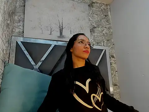 Онлайн чат XXX MiaDivineHYH