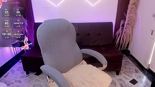 TaniaEyes' Live XXX Chat
