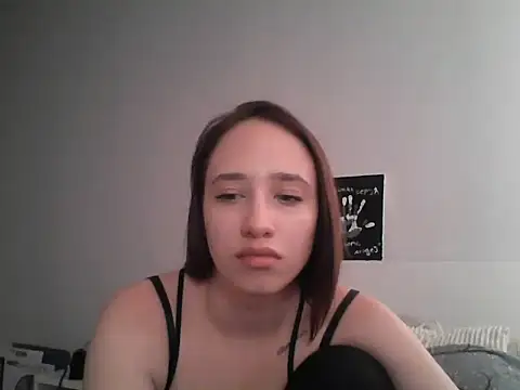 Show modela DarkMirel na web-kameri
