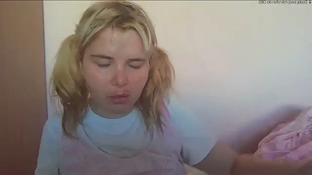 HornyElena Adlı Modelin Canlı XXX Sohbeti