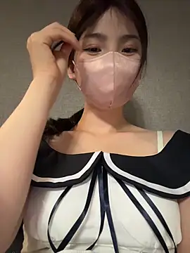 gougou13's Live XXX Chat