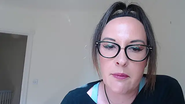 Humiliatrixxxx Adlı Modelin Web Kamerası Şovu
