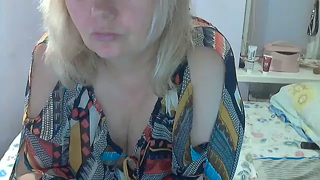 Lusi-777n Live XXX chat