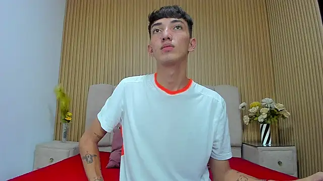 MichaelVasquex Adlı Modelin Canlı XXX Sohbeti