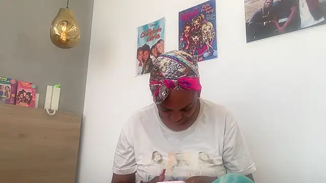 Онлайн чат XXX ChocolateCakeQueen