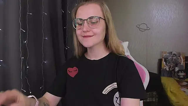 צ'אט XXX בשידור חי של MissBrightShine
