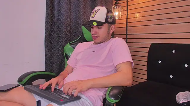 Brandoncrew Show in webcam